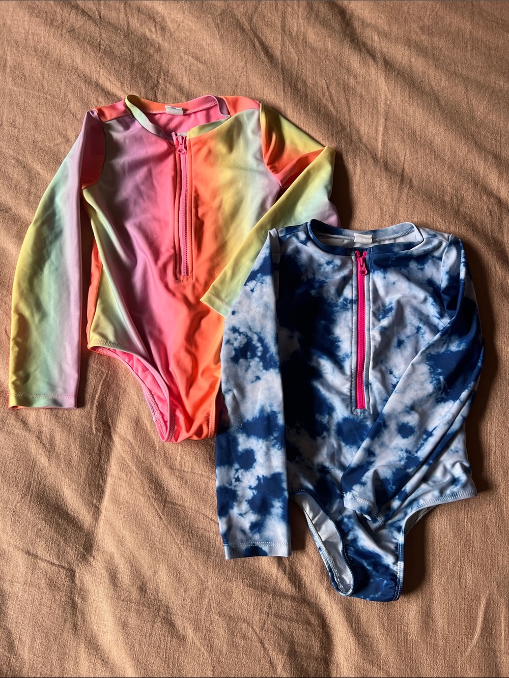GAP Kids 5T Long-Sleeve Rashguard Swim Set - Neon Rainbow & Blue Tie-Dye (2)